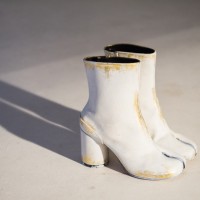 「Exclusive ‘Tabi’ boots for Dover Street Market Ginza」（15万6,000円）