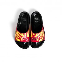 Sandals red 3万6,000円