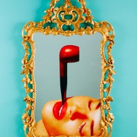 Untitled, 2017 Gilded wood, mirror glass, UV cotour print I Bois, Dorure,miroir, verre. impression couleur UV 145,5 x 77 cm