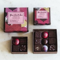 「VALENTINE’S LOVEbonbon chocolat」4個入り（税込1,944円）、9個入り（税込4,374円）