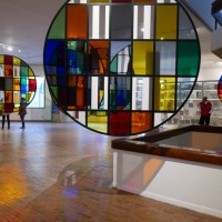 《半円から円へ：色彩の旅》 展示風景、ボコタ近代美術館、ボコタ、コロンビア、2017年