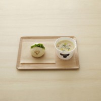 「季節のスープとバン」（税込972円）