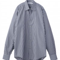 オーバーサイズ長袖シャツ（2万8,000円）