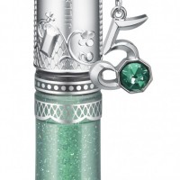 「ジルスチュアート ビューティ バームジェム グロス/05 emerald charm」（2,800円）