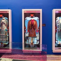 「THE WORLD OF ANNA SUI」展、ロンドン開催時の様子