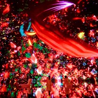 「Floating in the Falling Universe of Flowers」teamLab, 2016-2018, Interactive Digital Installation, Endless, Sound: Hideaki Takahashi