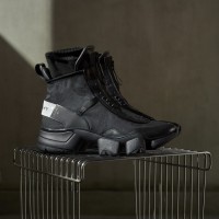 ジバンシィ（GIVENCHY）メンズ2018年秋冬コレクションからアーバンスポーツスニーカー「JAW」