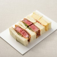 祇園おくむら「しば漬ビーフカツ＆玉子サンド」（税込2,201円 / 各日30点限り）