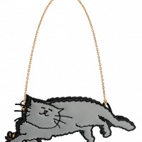 “ルイ・ヴィトン×グレース・コディントン”、グレースの愛猫たちがモチーフの「キャットグラム」が遊び心を添えるタイムレスなコレクション