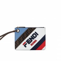 FENDI Mania small pouch（8万7,000円）