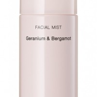 「アディクション フェイシャルミスト」（Geranium & Bergamot／50ml 税抜2,800円）※3月1日発売（限定品）