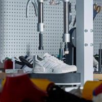 アディダス オリジナルス（adidas Originals）「Triple White Never Made Pack」