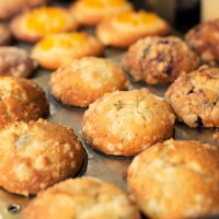 マフィンやスコーン類は、焼きたての美味しさを届けられるように毎朝焼いたものを提供