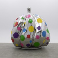 草間彌生 PUMPKIN 2015 ウレタン塗装・ステンレススチール 173.7xø182.2cm ©YAYOI KUSAMA