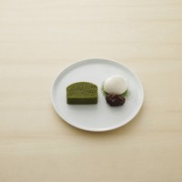 「抹茶と白あんのケーキ」（イートイン 724円）※イートインはトラヤカフェ青山店のみの販売