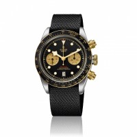 「ブラックベイ クロノ（BLACK BAY CHRONO）S&G」ファブリックストラップ （55万2,315円）※予価