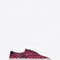 VENICE LOW TOP SLIP ON SNEAKER IN BLACK AND PINK TIGER PRINTED LEATHER（6万5,000円）