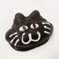 「黒猫チョコレートクリームパン」（249円）/  アンデルセン