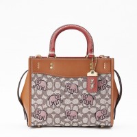 ＜COACH／コーチ＞Signature Textile Jacquard with Elephant Motif Embroidery Rogue 25 10万4,500円