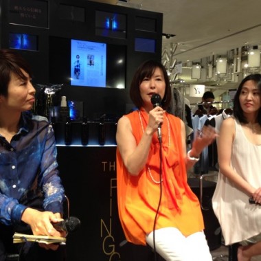 倉田真由美らが語る「オーバー40のファッションと美容」、ザ・フィンギーの発売イベントが伊勢丹で開催