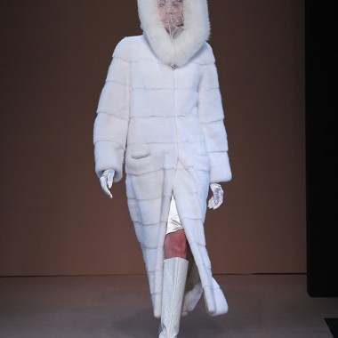 【13-14AW東京コレクション】四季の変化に合わせたファーの着こなしを提案する「ロイヤルチエ」