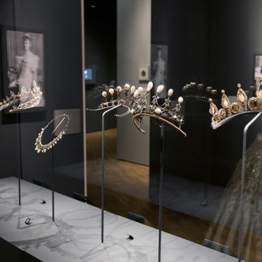 ロンドンV&A博物館で真珠展開催中。古代ローマから現代まで200点