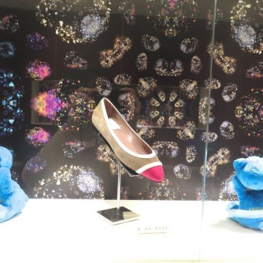 新進靴ブランド「アポロジー」が新宿伊勢丹でコントロールベアとコラボ