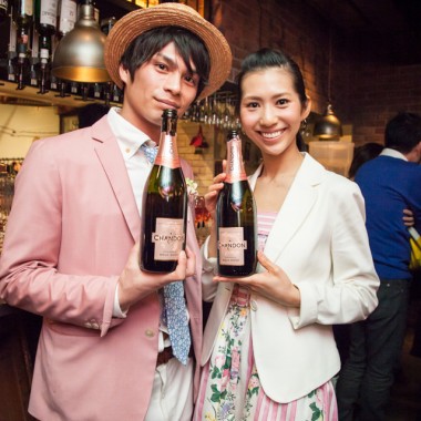 桜色のスパークリングワインとお花見楽しむイベント、目黒川でスタート
