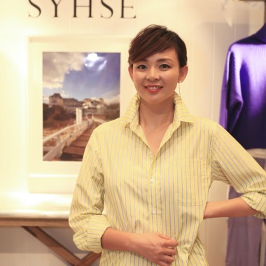 SHIHOが提案する“輝き”の日常着が初ショップオープン、トークライブ開催