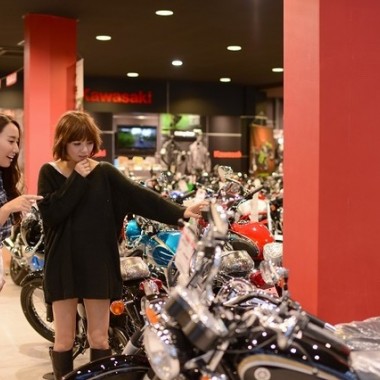 【PR】初めてのバイク選び！ワクワクが止まらないバイク女子！【バイク女子】