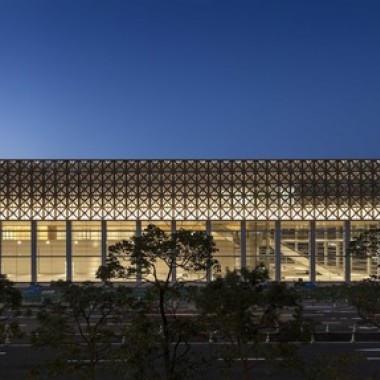 大分に“世界一の美術館”OPAM開館。設計は坂茂