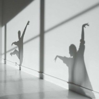 音とダンスでボッテガ・ヴェネタ15SSを新解釈。田中裕介、ライゾマ真鍋、黒瀧が映像作品に