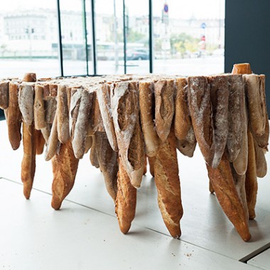 材料はパン？ワルシャワのデザイン会社が独創的なテーブルを提案