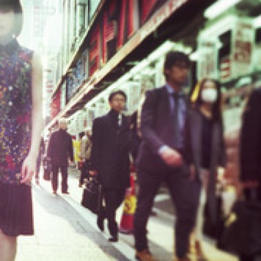 過去・現在・未来を漂う街・新宿で、夕暮れにファッションを想う【±20 ReStyle Day:6】