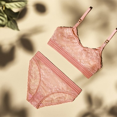 ステラ マッカートニーが乳がん意識向上をサポートする“スイートピンク”の新ランジェリーを発売