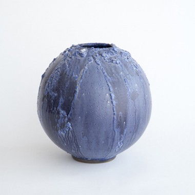 アダム・シルヴァーマンの個展「Blue」、“青”をテーマにした陶芸新作品を発表