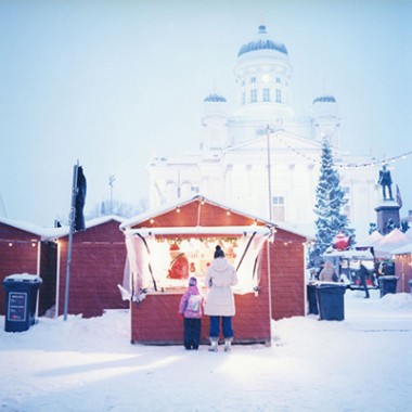 ヨーロッパの“クリスマスマーケット”を収めた今城純の新作写真集『encase』が発売