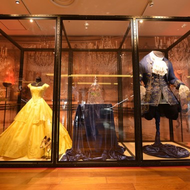 日本初エマ・ワトソンが着用した衣装も展示！銀座三越のディズニー実写映画『美女と野獣』公開記念展
