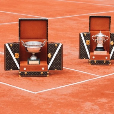ルイ・ヴィトンがテニス全仏オープンのためのトロフィーケースをデザイン