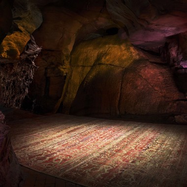 地下約150メートルの洞窟で発見された神秘のラグマット!?NYのインテリアショップによる新発売キャンペーン