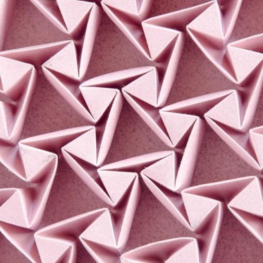 1枚の紙から作る折り紙、コンピューター進化によりもはや折り紙の域を超える