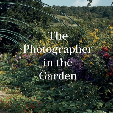 荒木経惟、ロバート・メイプルソープ、スティーブン・ショア、様々な写真家が捉えた“庭”【ShelfオススメBOOK】