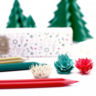 クリスマスエディションの「花色鉛筆」が発売、雪の結晶やツリーがモチーフで贈り物にも