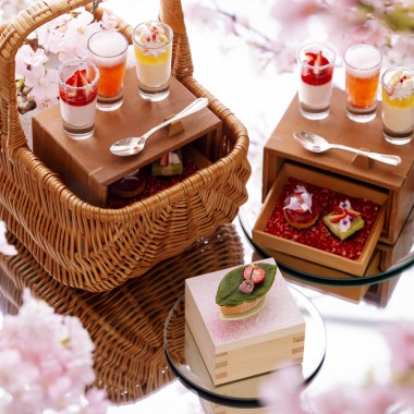 苺のデザートBOX“お花見バスケット”が星野リゾート 軽井沢ホテルブレストンコートに登場