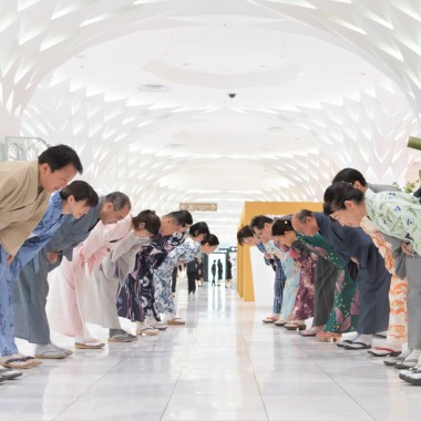 新しい日常のゆかたスタイルを日本橋三越本店が提案。7月3日の開店時はゆかた姿の社員がお出迎え