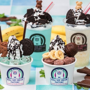 元祖ロールアイスクリーム専門店が、バナナやチョコミントをたっぷり使ったひんやりスムージー2種を発売