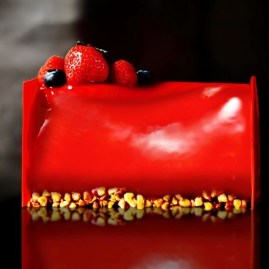 煌めくホリデーシーズンを上質な美味とともに。パーク ハイアット 東京のクリスマスケーキ&ディナー