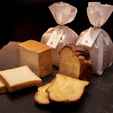 フランス産ラヴィエットバターを贅沢に使用。東京マリオットホテルからプレミアムな食パン2種を発売