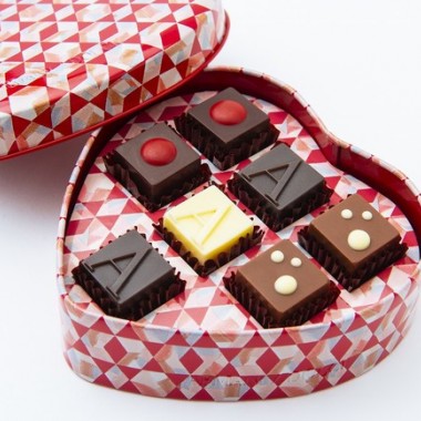 大切な想いを特別なチョコレートとともに。アルマーニ / ドルチのバレンタイン限定コレクション