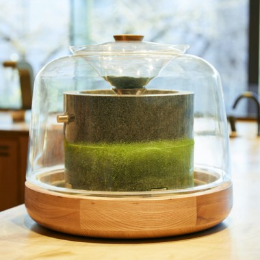 スターバックス リザーブ® ロースタリー 東京、挽きたて抹茶を使った新作ビバレッジを発売